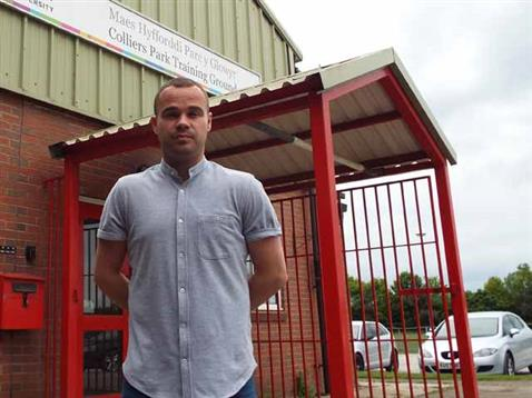 Gary MIlls Transfers - May 2015. Credit: Wrexham AFC