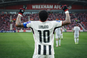 Dwight Yorke urged Lingard to consider joining Wrexham.