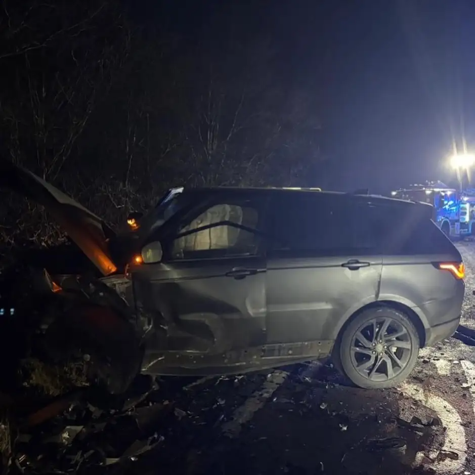 The front of Lee's Range Rover was crushed to bits. Credit: elliotlee9