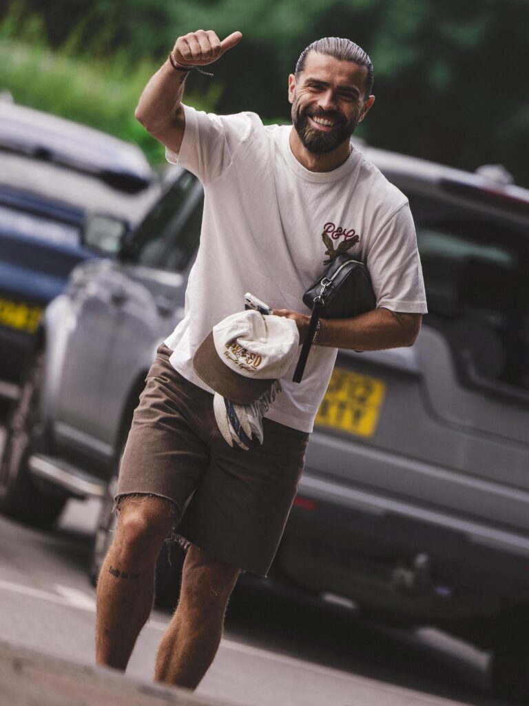 Elliot Lee Arriving at Wrexham's Training Ground. Credit: Wrexham AFC Instagram