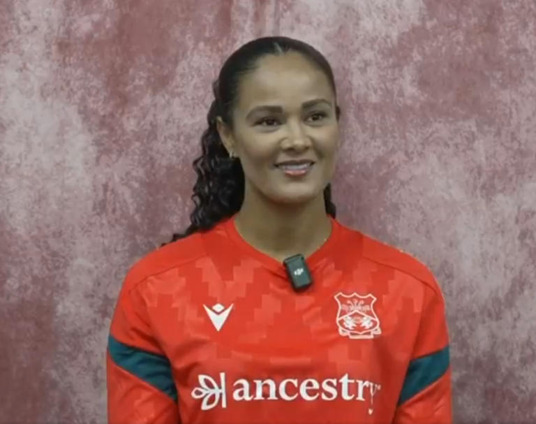 Natasha Thomas signs for Wrexham. Credit: Wrexham AFC