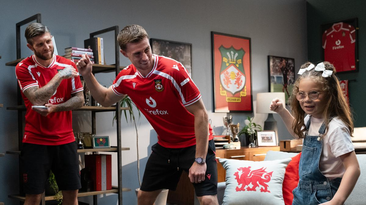 Wrexham players Ben Sheaf and Josh Windass (Credit: NEX)